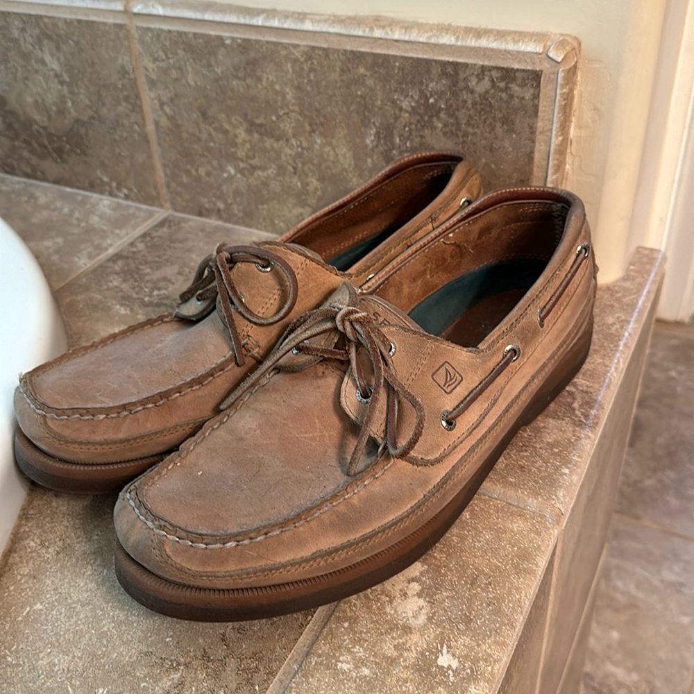 Sperry Topsider boat shoes